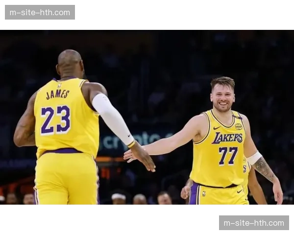 湖人后场双核无限期缺阵 雷迪克确认东契奇里夫斯均无明确复出时间表